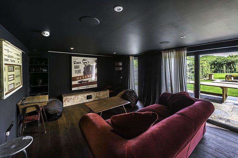 Large Luxury Houses With Home Cinema Rooms To Rent in Suffolk