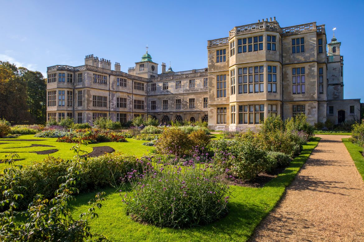 Large Luxury Houses To Rent In Essex For A Wedding Anniversary