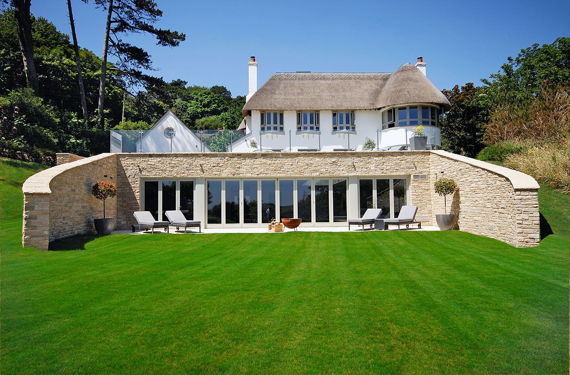 Large Luxury Houses To Rent with a Swimming Pool For 40th Birthday Celebrations