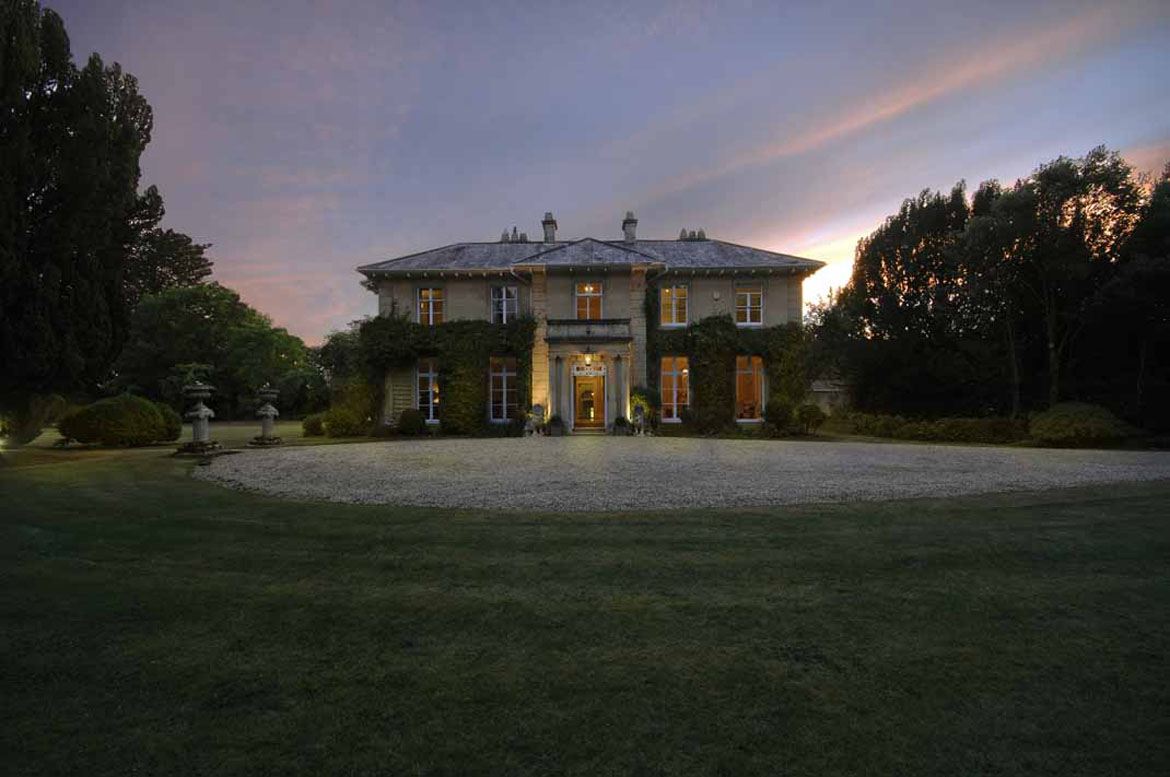 Charming Luxury Homes for a Spring Easter Celebration