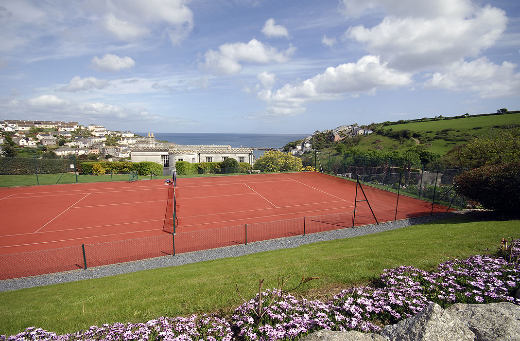 Large Luxury Houses To Rent In Gloucestershire With A Tennis Court