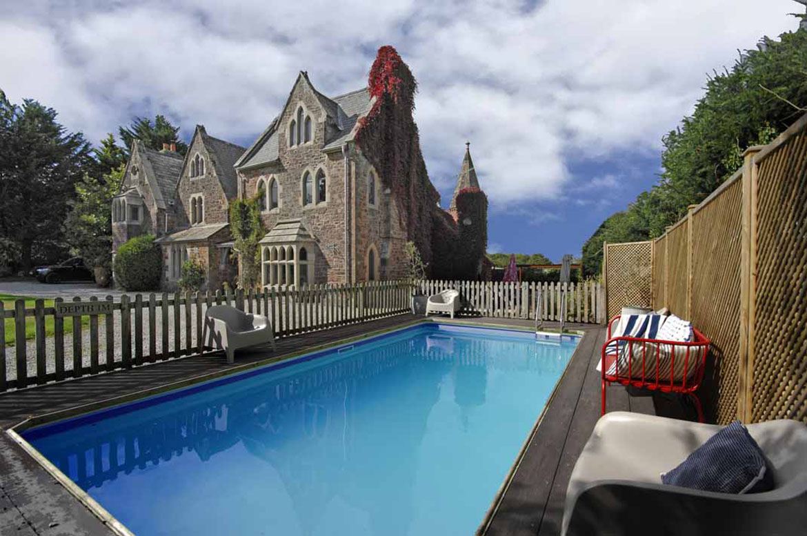 Large Luxury Houses That Sleep 14 Guests