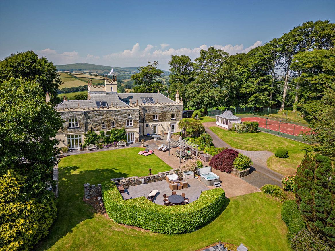 Premium Dog-Friendly Luxury Homes for Hire for 40th Birthday Celebrations