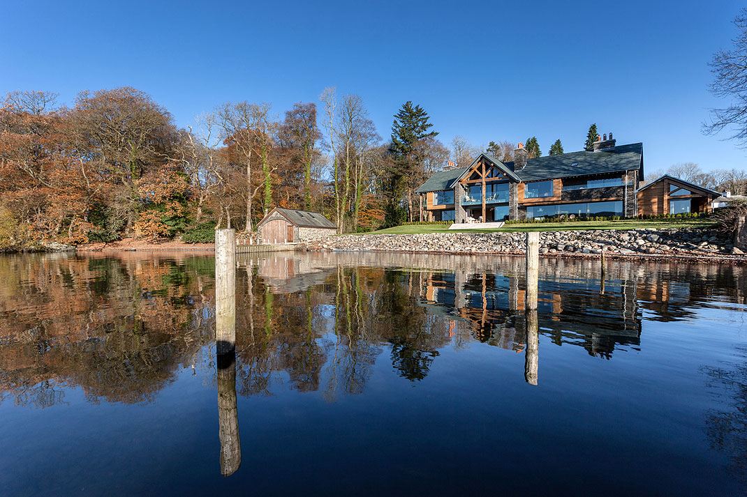 Large Luxury Houses To Rent with a Hot Tub For 60th Birthday Celebrations