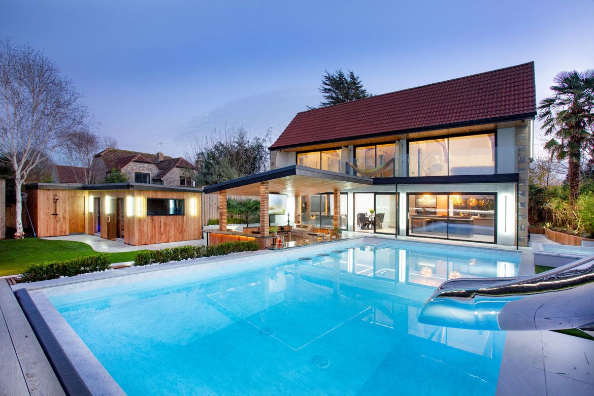 Luxury Houses to Rent for Groups of 10 with a Swimming Pool