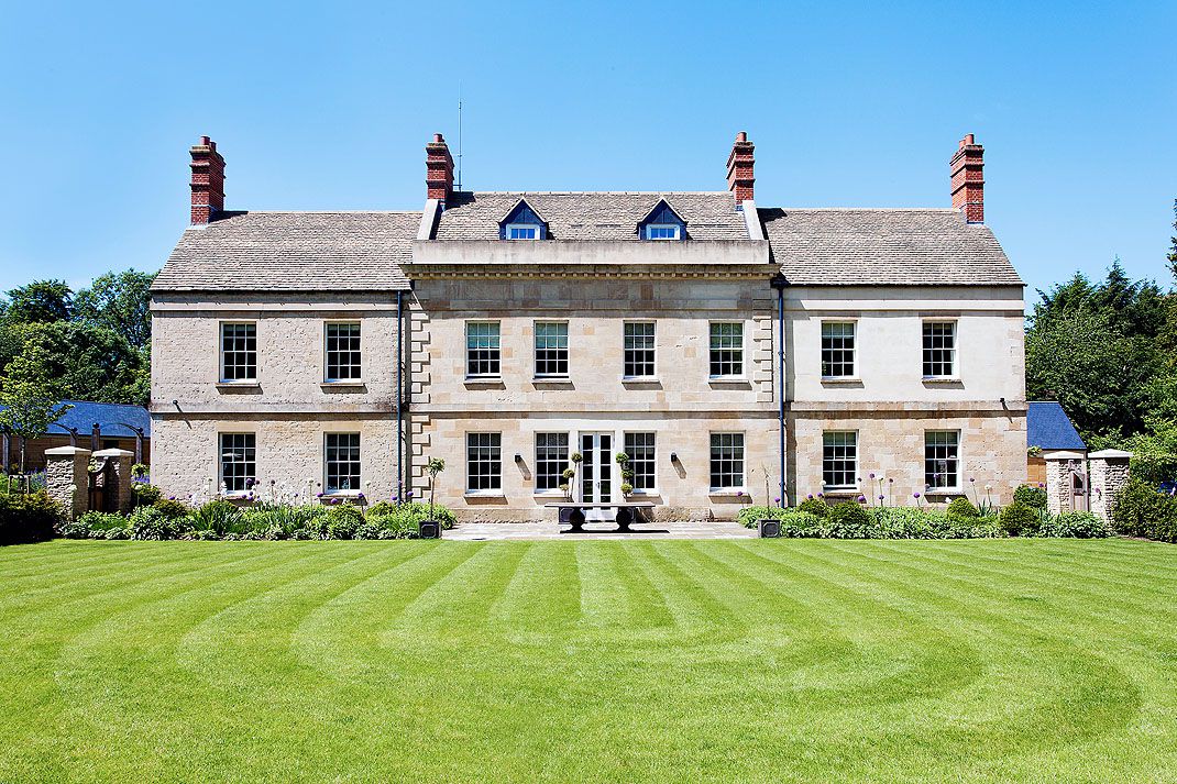 Large Luxury Houses To Rent In Hertfordshire For 70th Birthday Parties