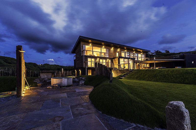 Luxury Houses to Rent for Groups of 20 That Are Dog-Friendly