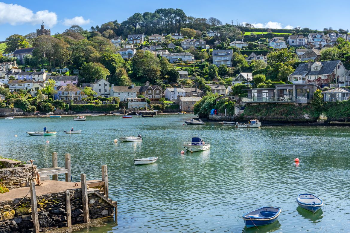 Large Luxury Houses To Rent in Devon With A Nearby Pub