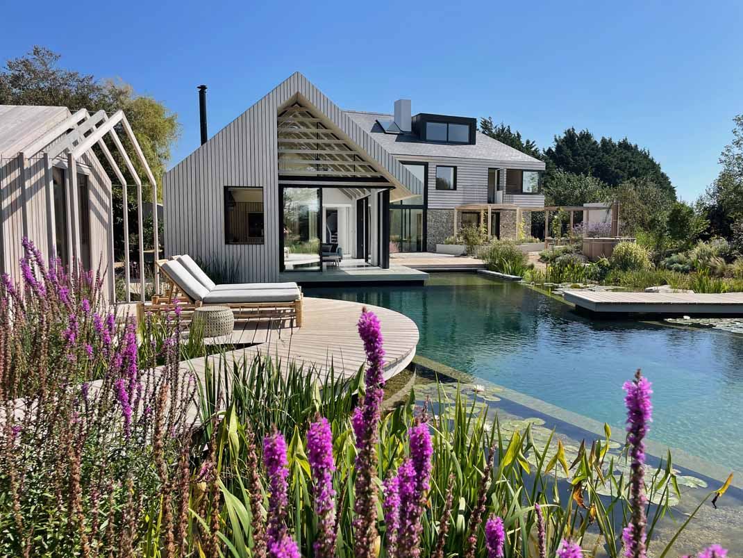 Large Luxury Houses To Rent with a Hot Tub For New Year Celebrations