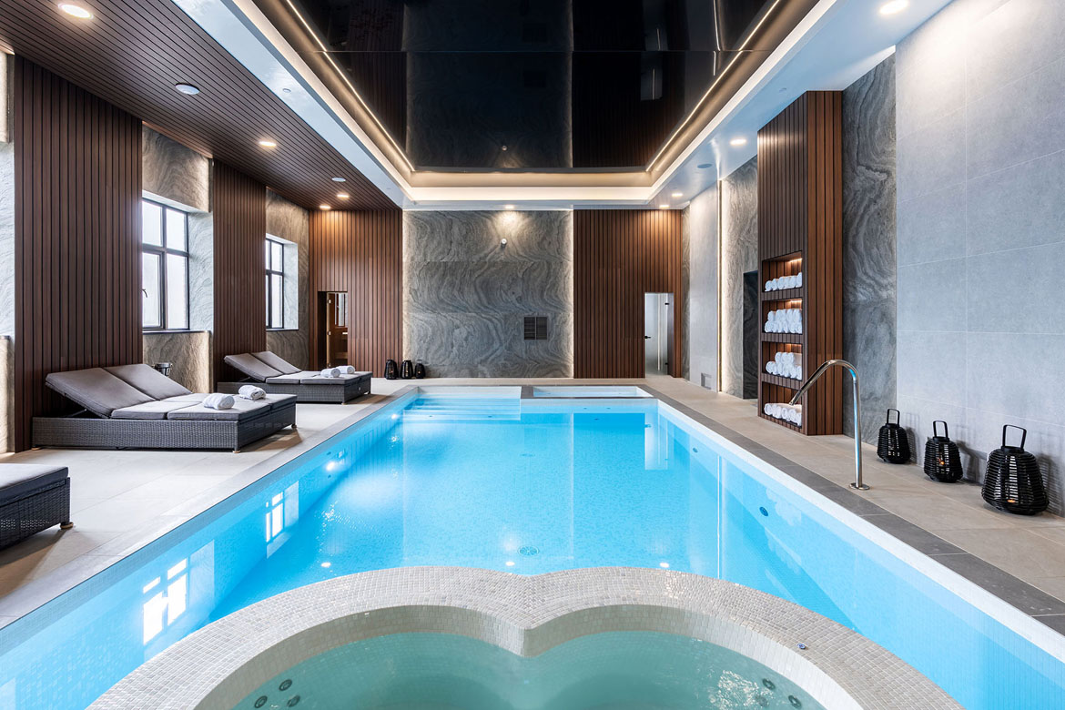 Large luxury holiday  home to rent in Wales