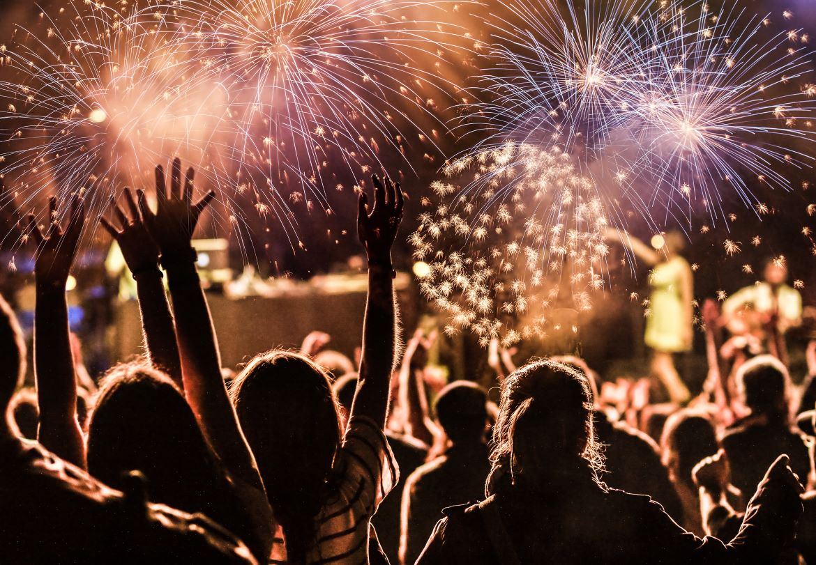 Large Party Houses To Rent In Essex For New Years Eve