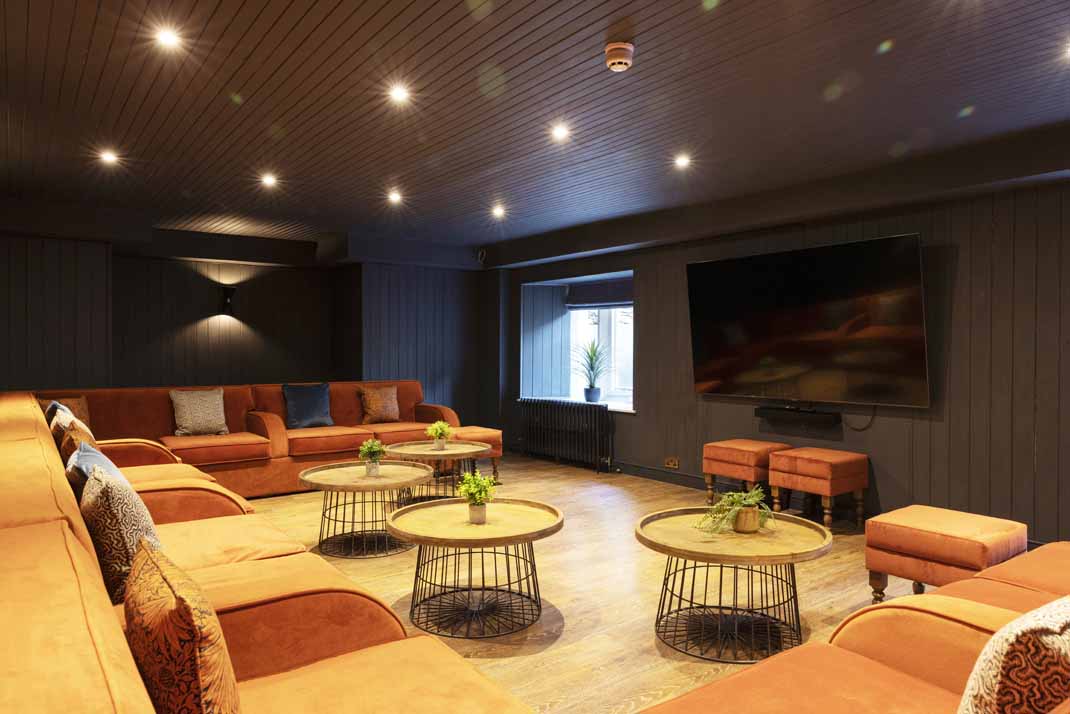 Large Luxury Houses With Home Cinema Rooms To Rent in Dorset