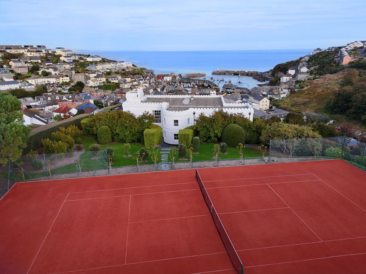 Luxury Houses to Rent for Groups of 18 with a Hot Tub