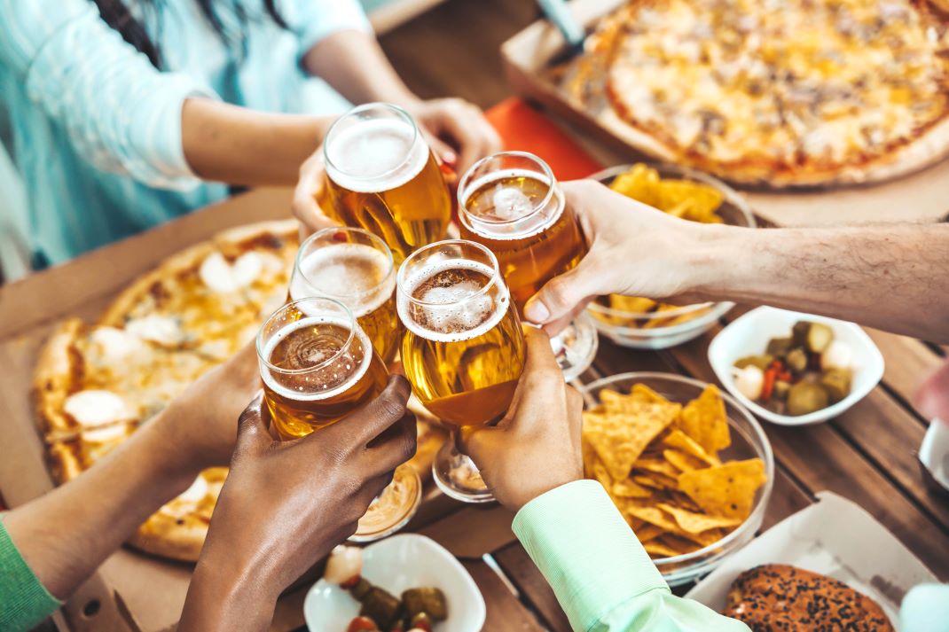 Large Luxury Houses To Rent Near A Pub