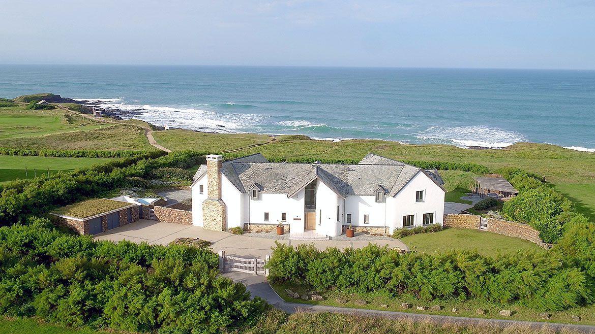 Large Luxury Houses Near the Beach