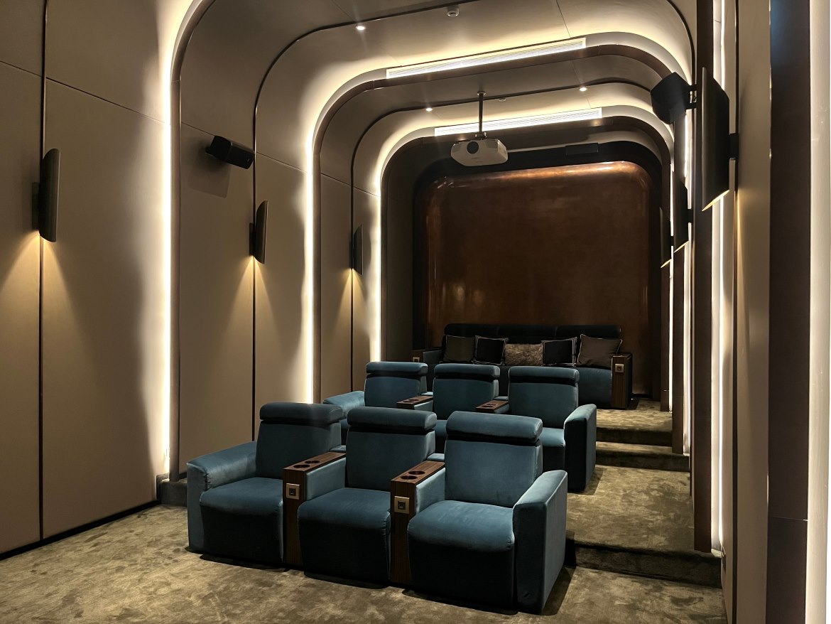 Large Luxury Houses With Home Cinema Rooms To Rent in Shropshire