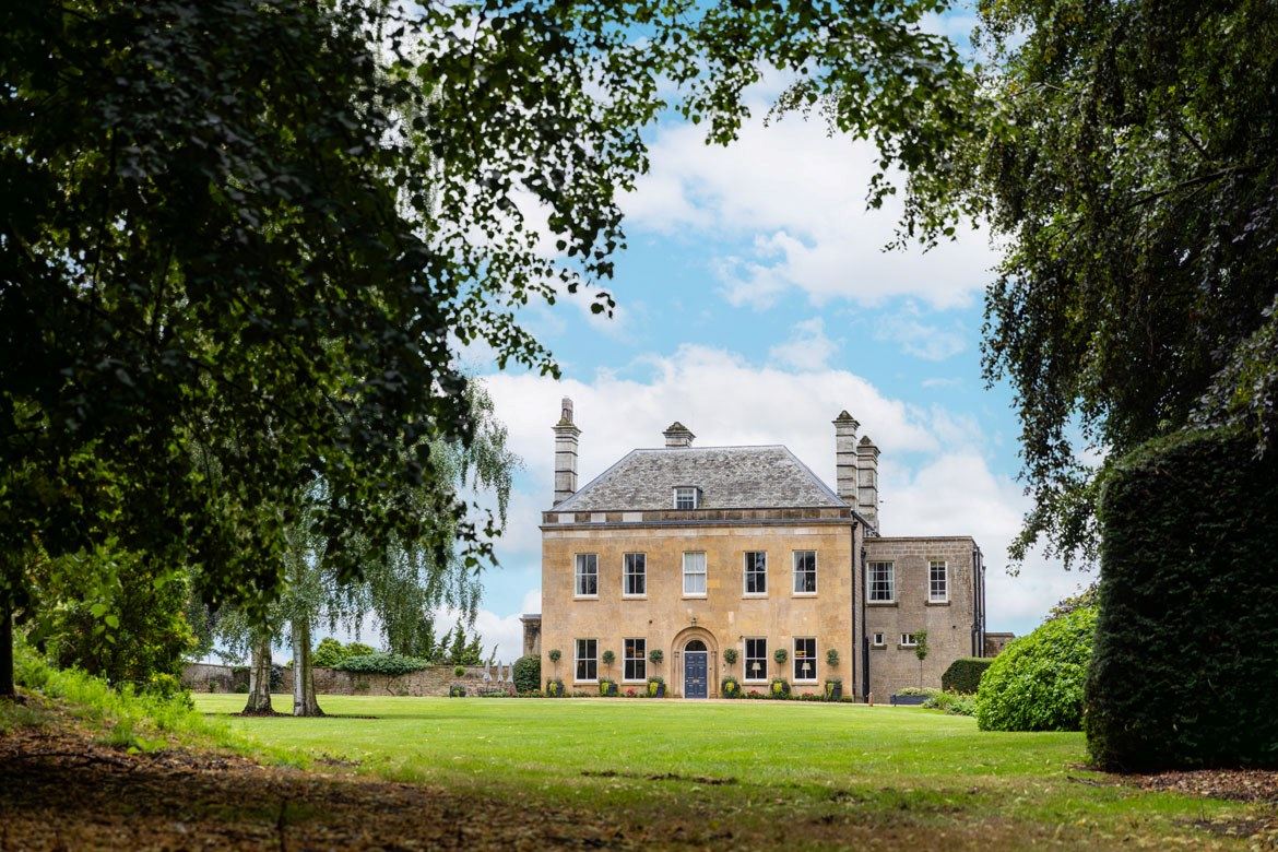 Luxury Houses to Rent for Groups of 30 or more with a Tennis Court