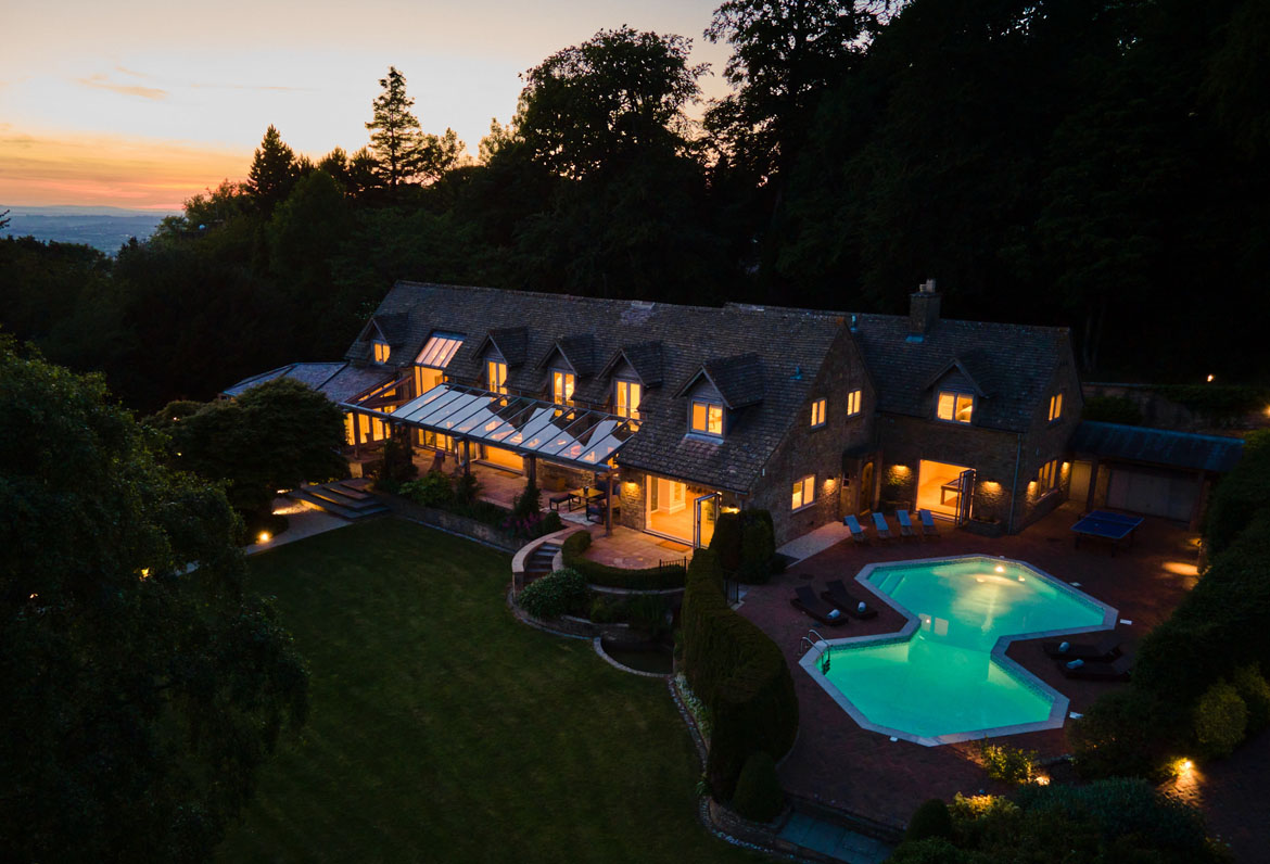 Iconic Landmarks and Must-See Sights of the Cotswolds