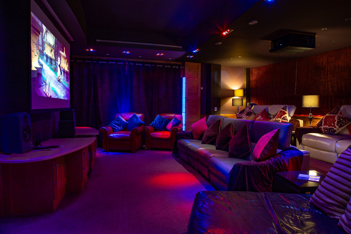 Large Luxury Houses With Home Cinema Rooms To Rent in Lincolnshire